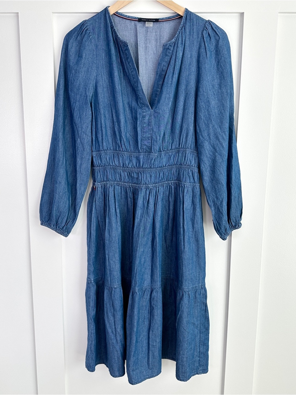 Tommy Hilfiger Chambray Long Sleeve Midi Dress Size 6 Smocked Waist Denim Style